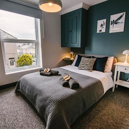 Quiet Location - 3 Bedroom Family House With 3 Shower Room - 2 Parking Spaces Plymouth Exteriör bild